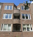 Chasséstraat: bijzondere balkons, niet in de Van Speijkstraat te vinden
<br/>
Gert-Jan Lobbes, 2016
